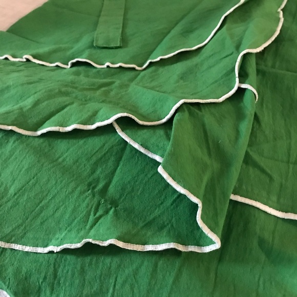 Lovely Bright green wrap skirt with button detail. - Picture 3 of 3